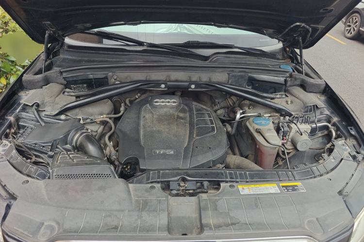 Used Audi Q5 2015 40 TFSI Trendy Edition Engine Bay
