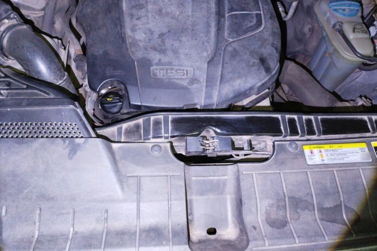 Used Audi Q5 2015 40 TFSI Technology Edition Engine Bay