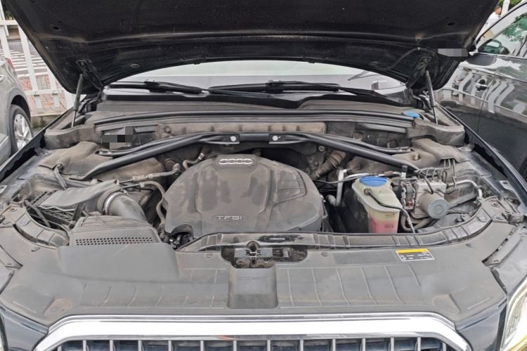 Used Audi Q5 2015 40 TFSI Technology Edition Engine Bay