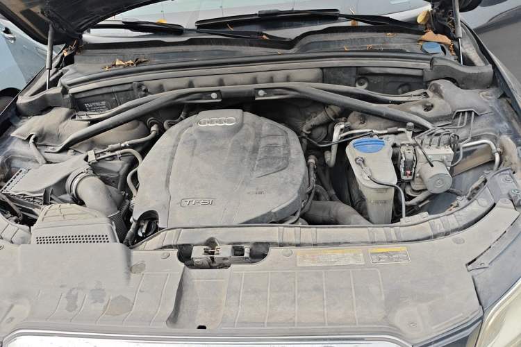 Used Audi Q5 2015 40 TFSI Trendy Edition Engine Bay
