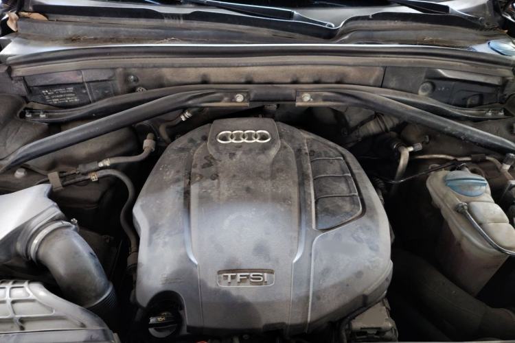Used Audi Q5 2015 40 TFSI Technology Edition Engine Bay