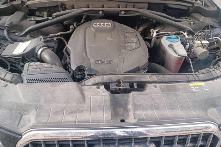 Used Audi Q5 2015 40 TFSI Technology Edition Engine Bay