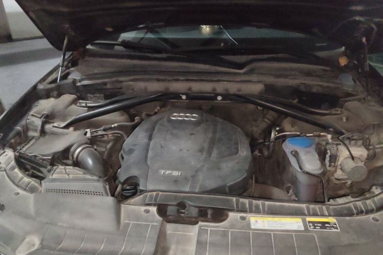 Used Audi Q5 2015 40 TFSI Trendy Edition Engine Bay