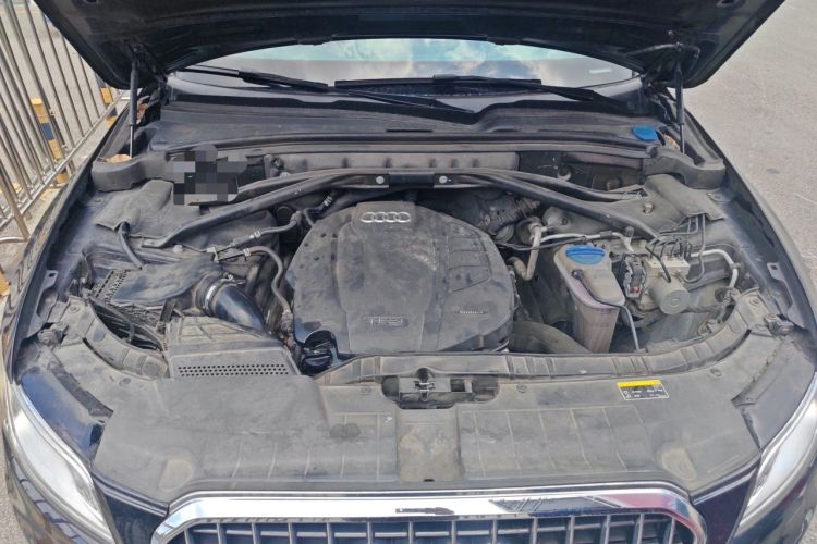 Used Audi Q5 2015 40 TFSI Trendy Edition Engine Bay
