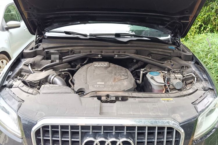 Used Audi Q5 2015 40 TFSI Comfort Model Engine Bay