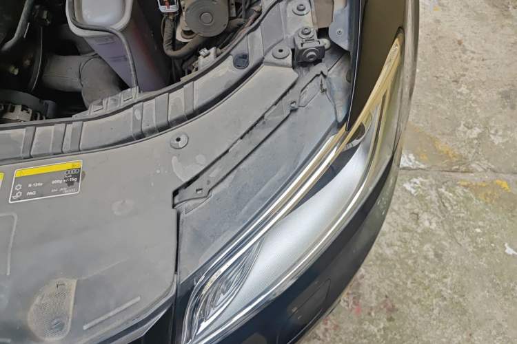 Used Audi Q5 2015 40 TFSI Trendy Edition Engine Bay Left