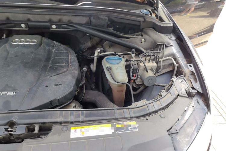 Used Audi Q5 2015 40 TFSI Technology Edition Engine Bay Left
