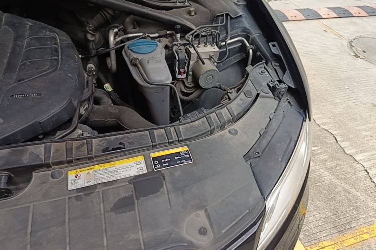 Used Audi Q5 2015 40 TFSI Trendy Edition Engine Bay Left