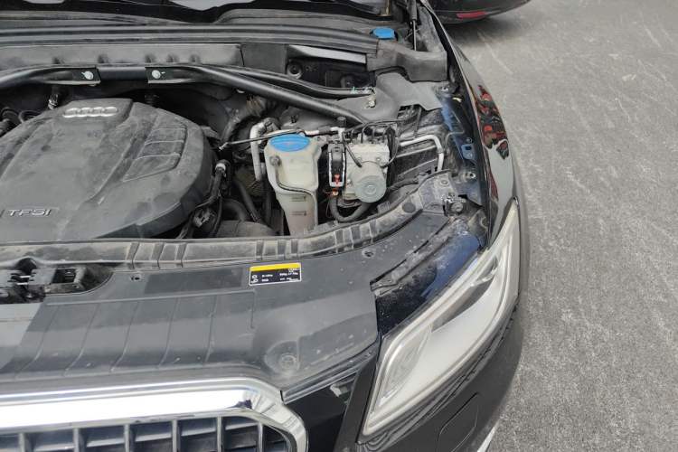 Used Audi Q5 2015 40 TFSI Trendy Edition Engine Bay Left