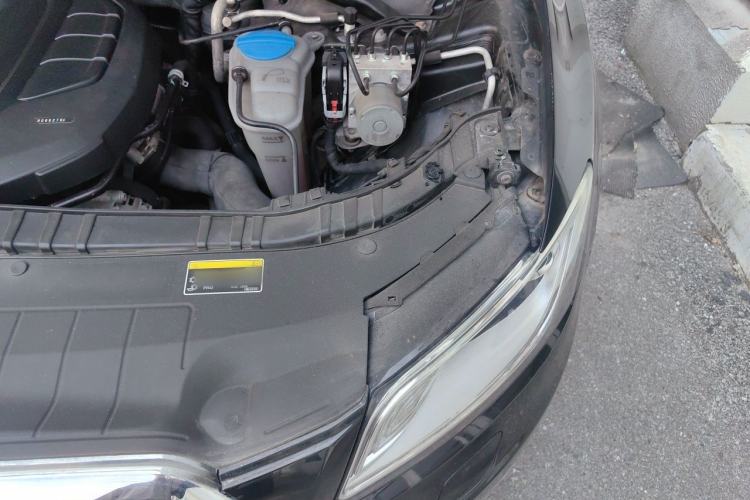 Used Audi Q5 2015 40 TFSI Technology Edition Engine Bay Left