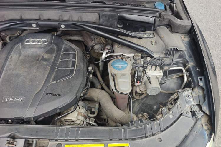 Used Audi Q5 2015 40 TFSI Trendy Edition Engine Bay Left