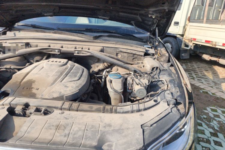 Used Audi Q5 2015 40 TFSI Comfort Model Engine Bay Left
