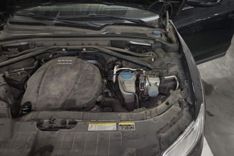 Used Audi Q5 2015 40 TFSI Technology Edition Engine Bay Left