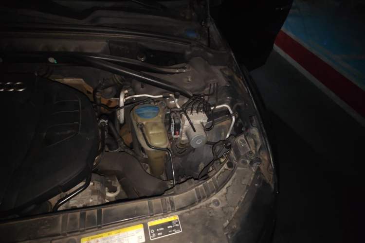 Used Audi Q5 2015 40 TFSI Trendy Edition Engine Bay Left