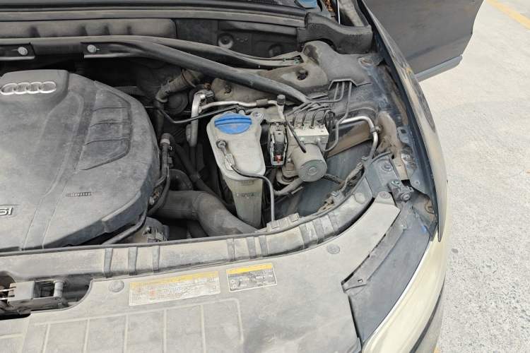 Used Audi Q5 2015 40 TFSI Trendy Edition Engine Bay Left