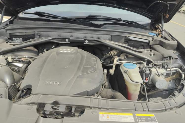 Used Audi Q5 2015 40 TFSI Trendy Edition Engine Bay Left