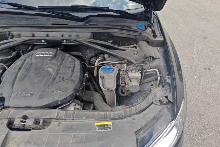Used Audi Q5 2015 40 TFSI Trendy Edition Engine Bay Left