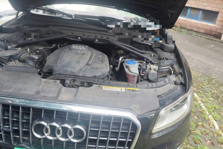 Used Audi Q5 2015 40 TFSI Technology Edition Engine Bay Left