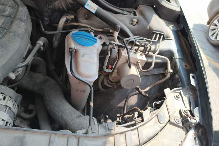 Used Audi Q5 2015 40 TFSI Trendy Edition Engine Bay Left