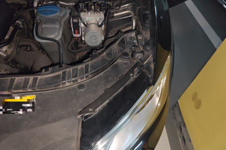 Used Audi Q5 2015 40 TFSI Comfort Model Engine Bay Left