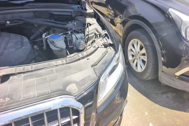 Used Audi Q5 2015 40 TFSI Comfort Model Engine Bay Left