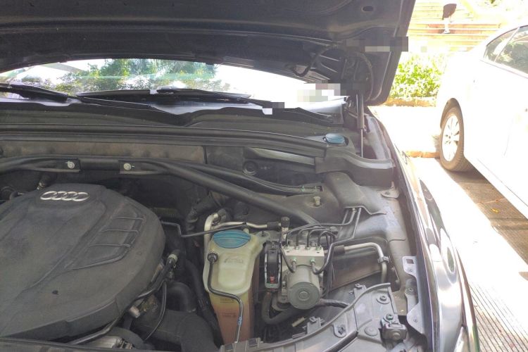 Used Audi Q5 2015 40 TFSI Technology Edition Engine Bay Left