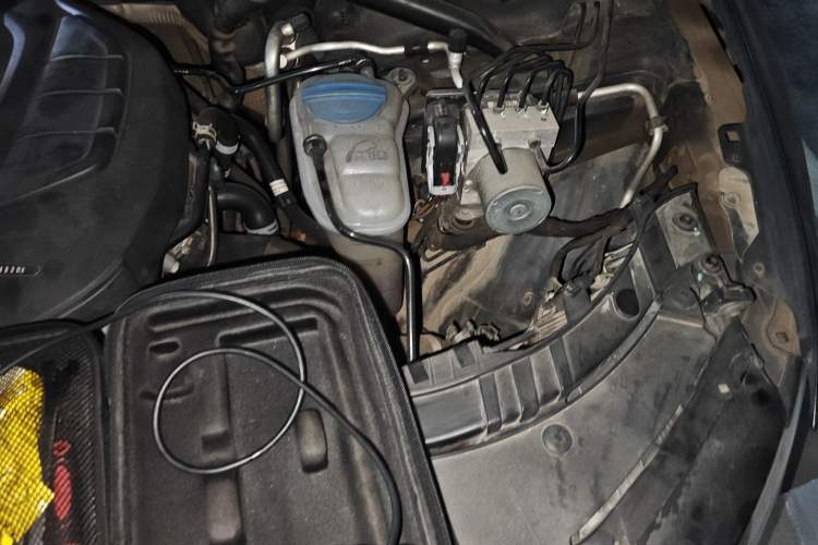 Used Audi Q5 2015 40 TFSI Trendy Edition Engine Bay Left