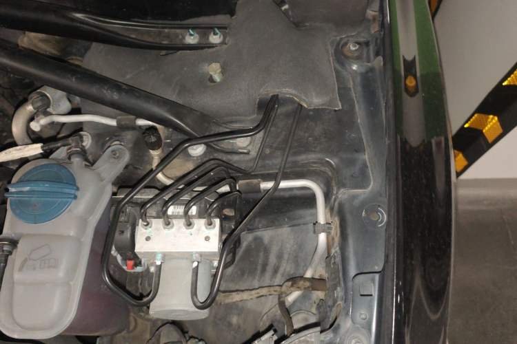 Used Audi Q5 2015 40 TFSI Technology Edition Engine Bay Left