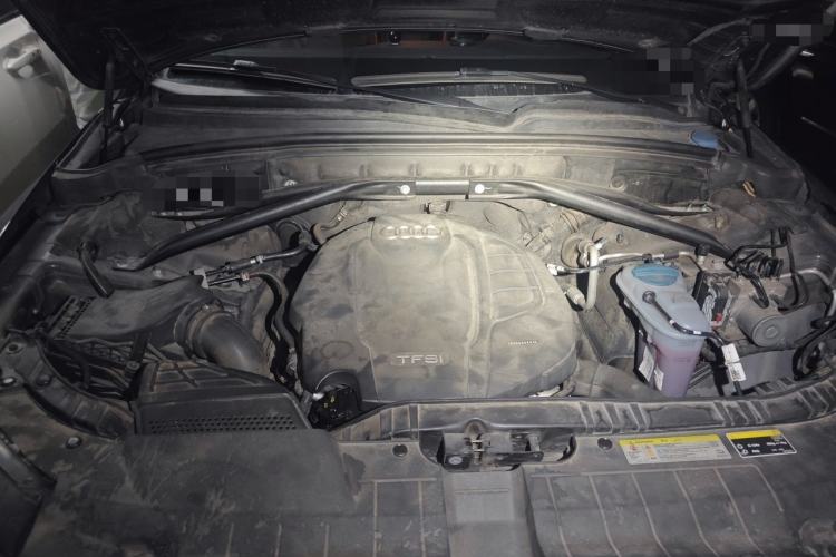 Used Audi Q5 2015 40 TFSI Comfort Model Engine Bay