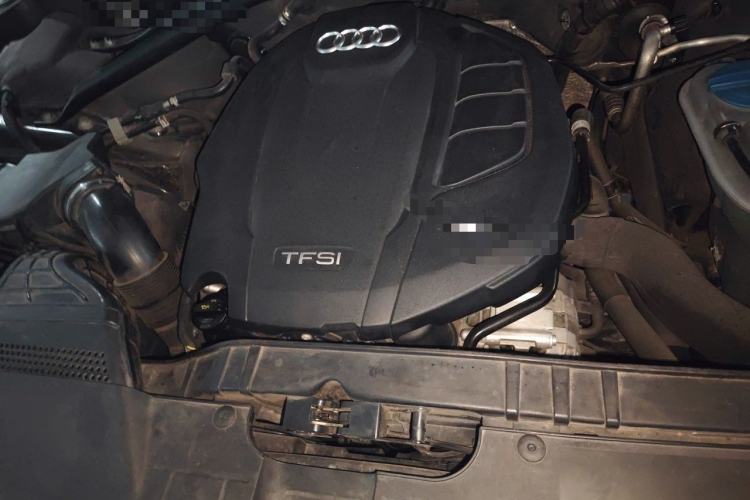 Used Audi Q5 2015 40 TFSI Comfort Model Engine Bay