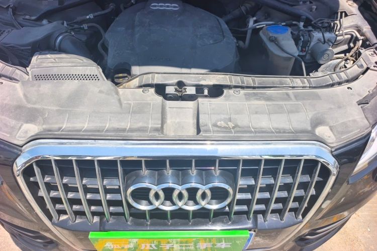 Used Audi Q5 2015 40 TFSI Comfort Model Engine Bay