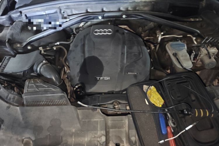 Used Audi Q5 2015 40 TFSI Trendy Edition Engine Bay