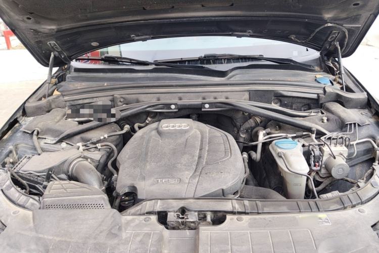Used Audi Q5 2015 40 TFSI Technology Edition Engine Bay