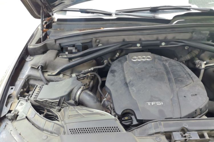 Used Audi Q5 2015 40 TFSI Technology Edition Engine Bay Right