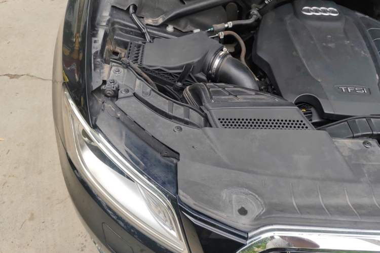 Used Audi Q5 2015 40 TFSI Technology Edition Engine Bay Right