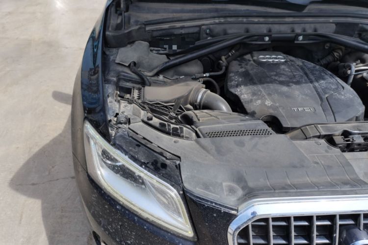 Used Audi Q5 2015 40 TFSI Technology Edition Engine Bay Right