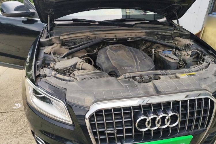 Used Audi Q5 2015 40 TFSI Technology Edition Engine Bay Right