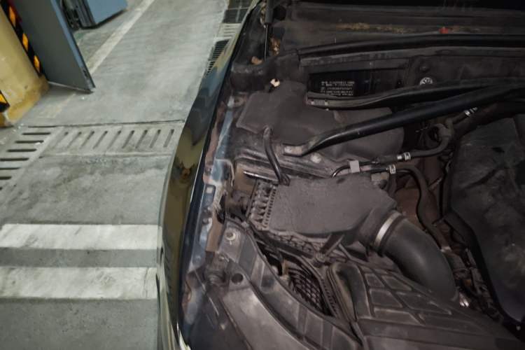 Used Audi Q5 2015 40 TFSI Technology Edition Engine Bay Right