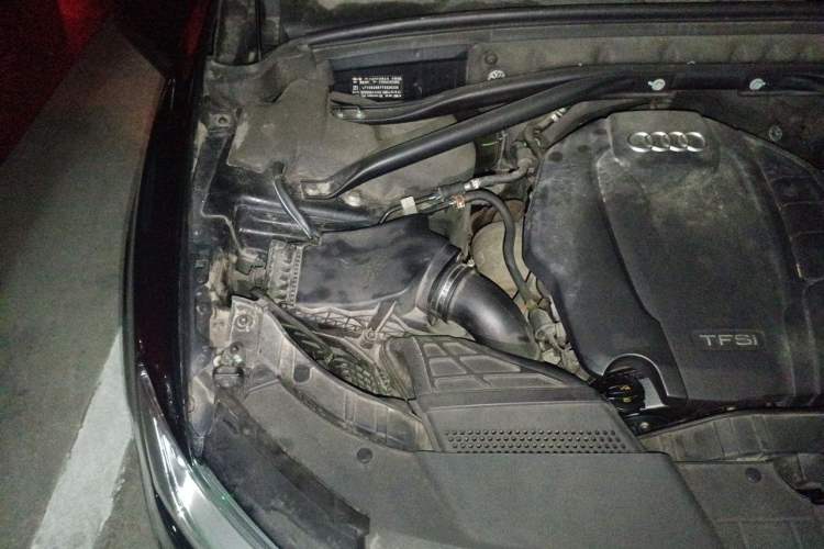Used Audi Q5 2015 40 TFSI Technology Edition Engine Bay Right