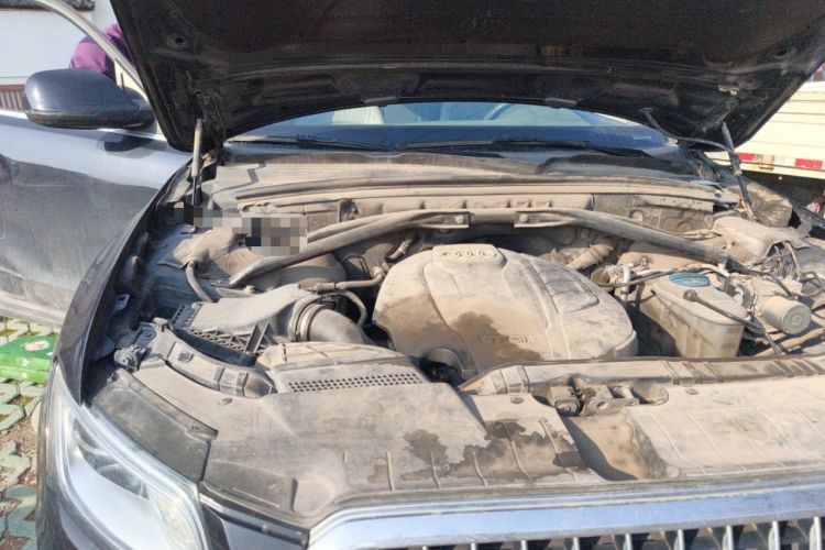 Used Audi Q5 2015 40 TFSI Comfort Model Engine Bay Right