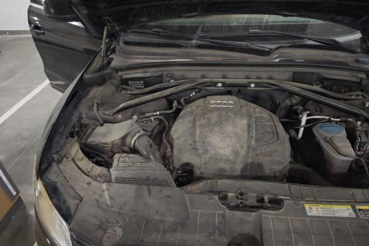 Used Audi Q5 2015 40 TFSI Technology Edition Engine Bay Right