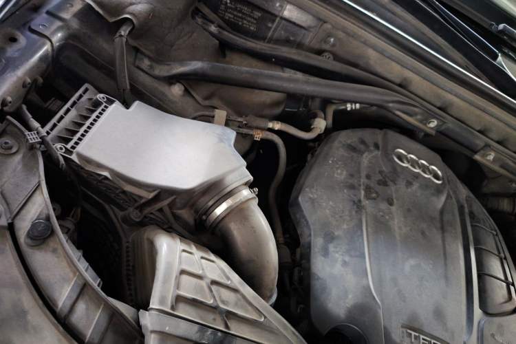 Used Audi Q5 2015 40 TFSI Technology Edition Engine Bay Right