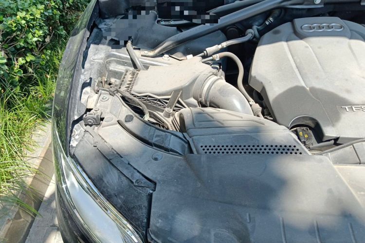 Used Audi Q5 2015 40 TFSI Comfort Model Engine Bay Right