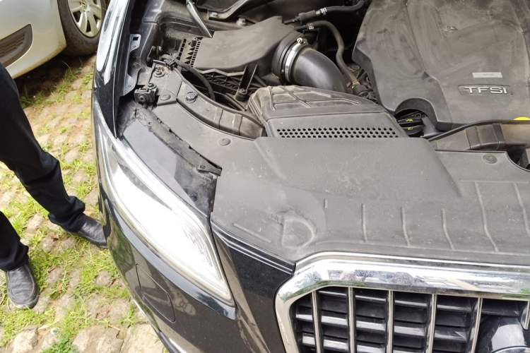 Used Audi Q5 2015 40 TFSI Comfort Model Engine Bay Right