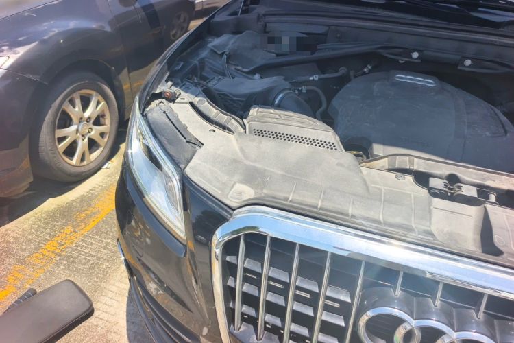 Used Audi Q5 2015 40 TFSI Comfort Model Engine Bay Right