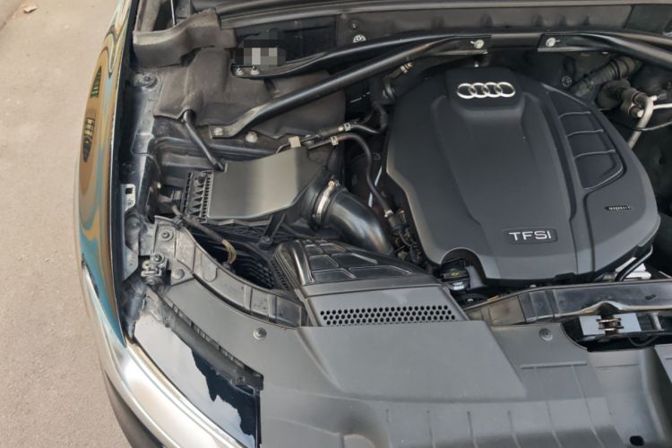 Used Audi Q5 2015 40 TFSI Comfort Model Engine Bay Right