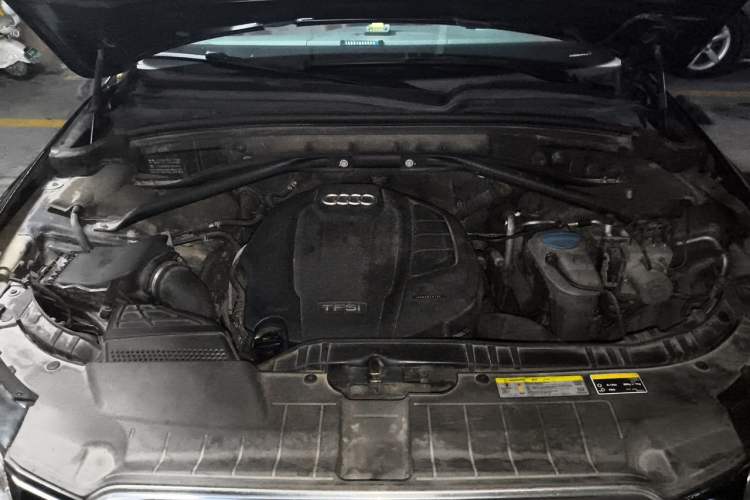 Used Audi Q5 2015 40 TFSI Trendy Edition Engine Bay