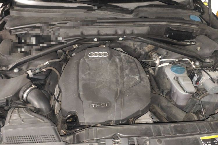 Used Audi Q5 2015 40 TFSI Technology Edition Engine Bay