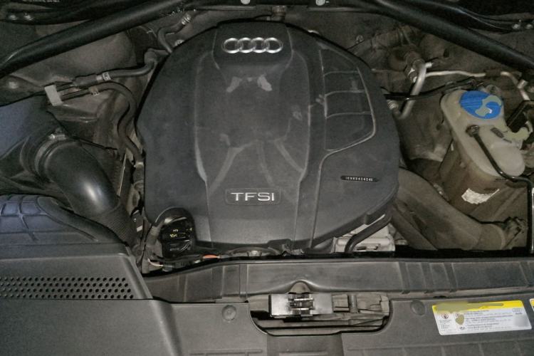 Used Audi Q5 2015 40 TFSI Trendy Edition Engine Bay