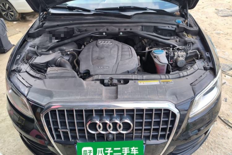 Used Audi Q5 2015 40 TFSI Technology Edition Engine Bay